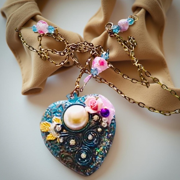 Handcrafted Heart Necklace with Handcrafted chain - Picture 10 of 15